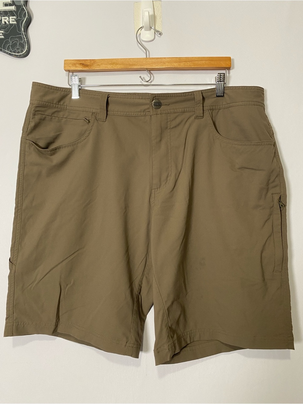 Keen Men's Cargo Short Size 40 Tan/Khaki Outdoor Hiking Camping Stretch Casual